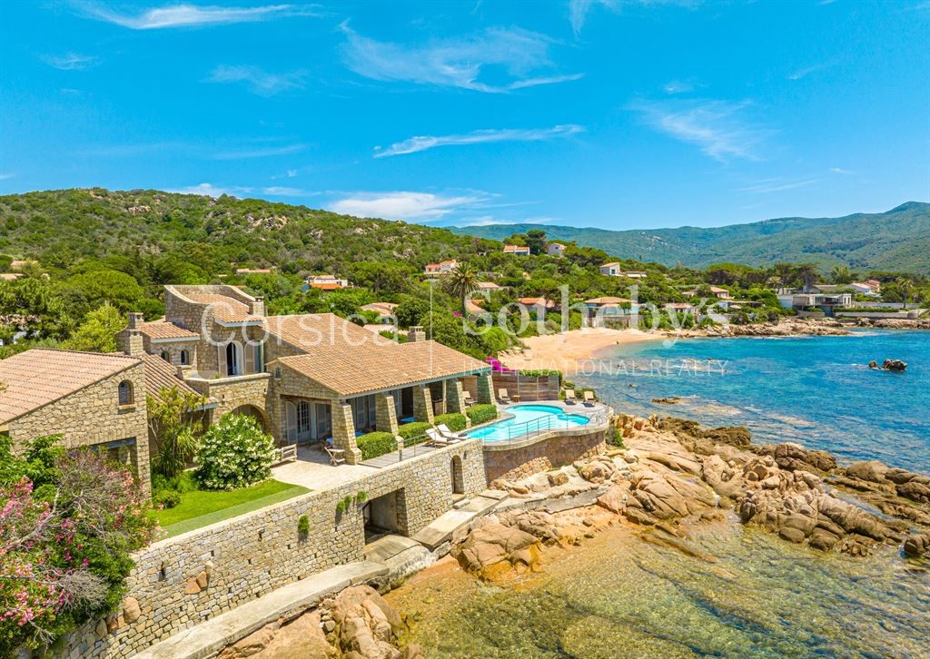 Villa de luxe en location saisonnière à Ajaccio
