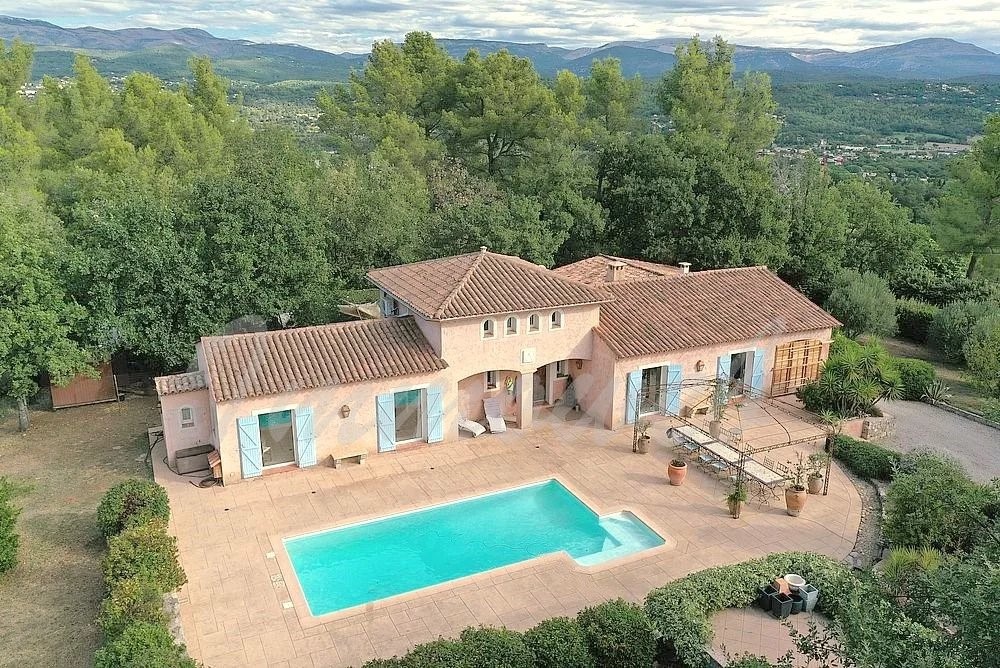 Luxury villa for sale in Tourrettes