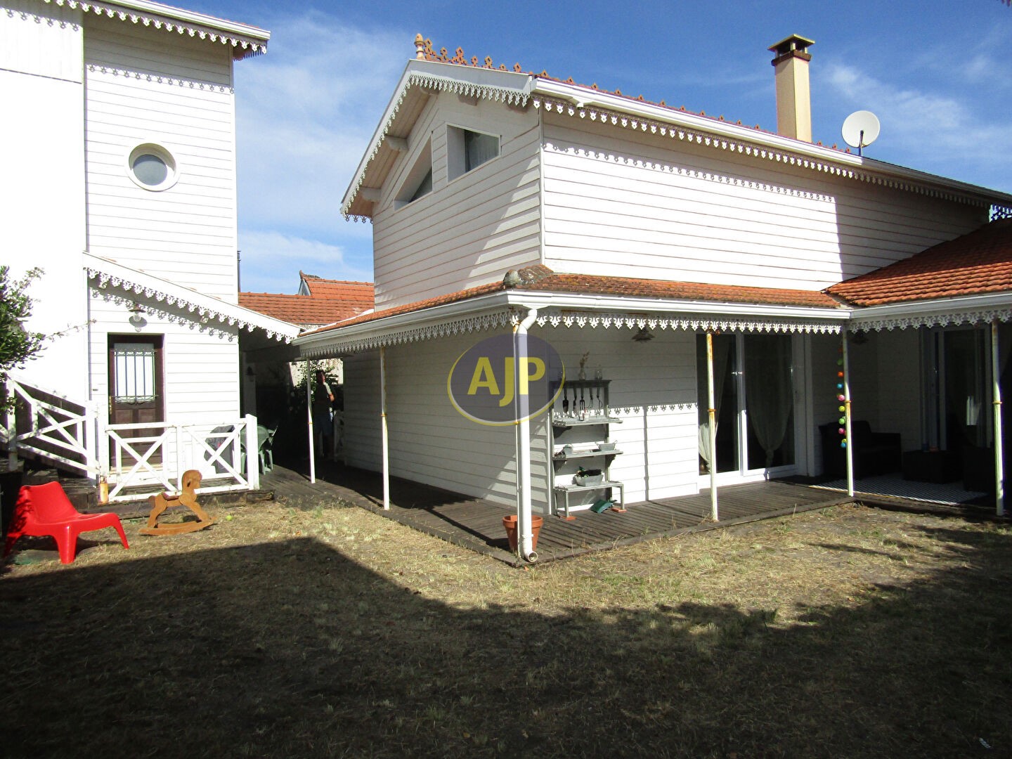 Luxury villa for sale in Lacanau Ocean