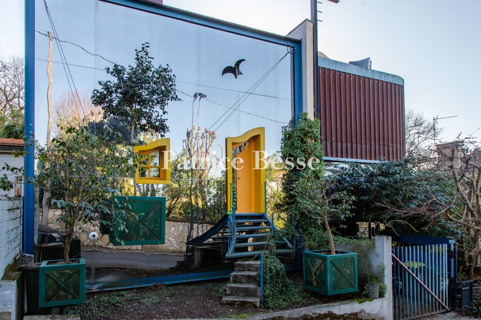 Architect house for sale in the district Percy Schneider