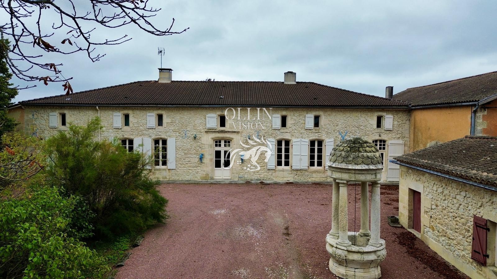 Maison de ville à vendre à Cars