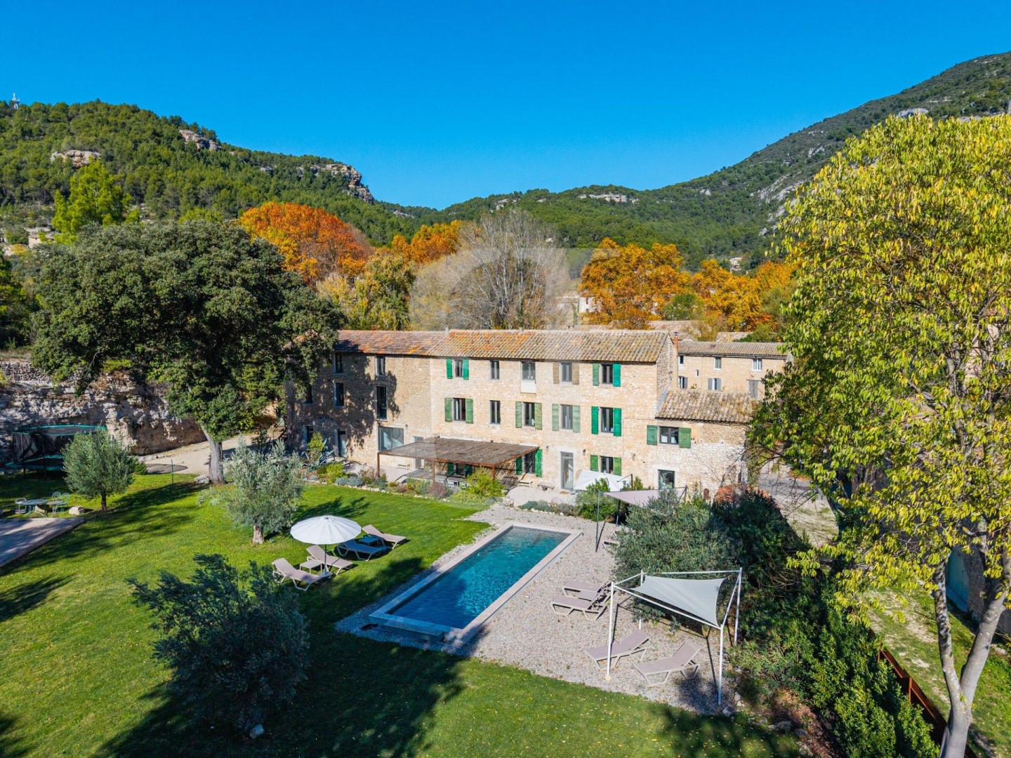 Farmhouse for sale in the district Nevons-route d'Apt