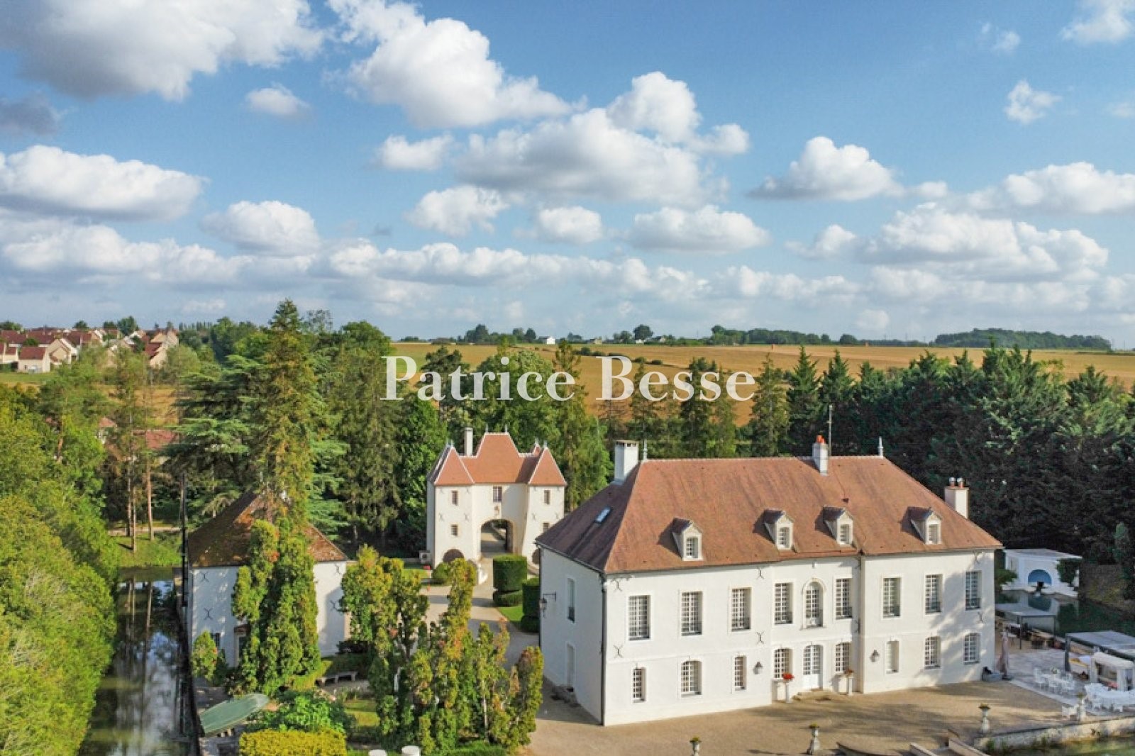 Castle for sale in Auxerre