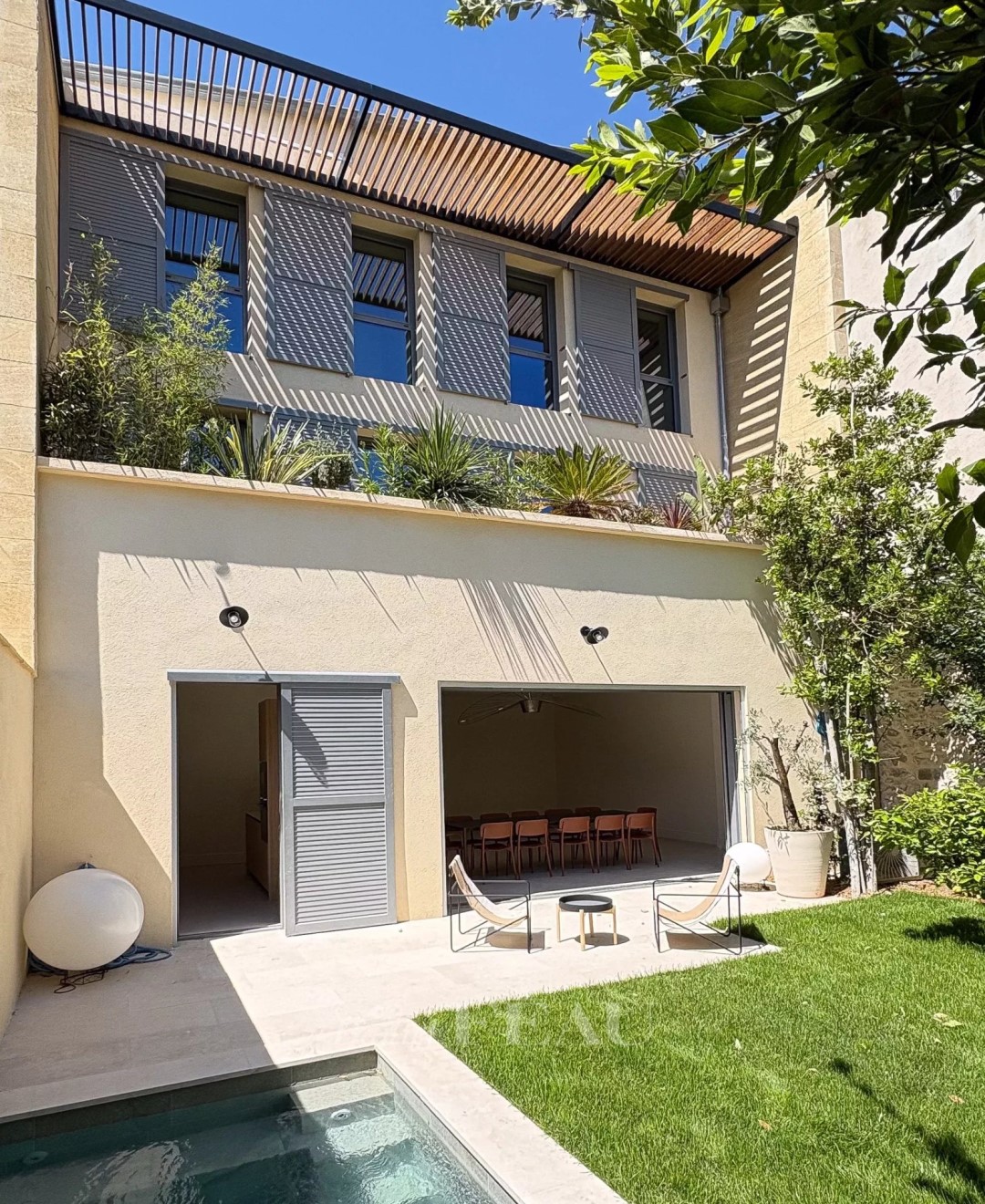 Maison de ville à vendre dans le quartier Comtale-Cente-Cours Mirabeau