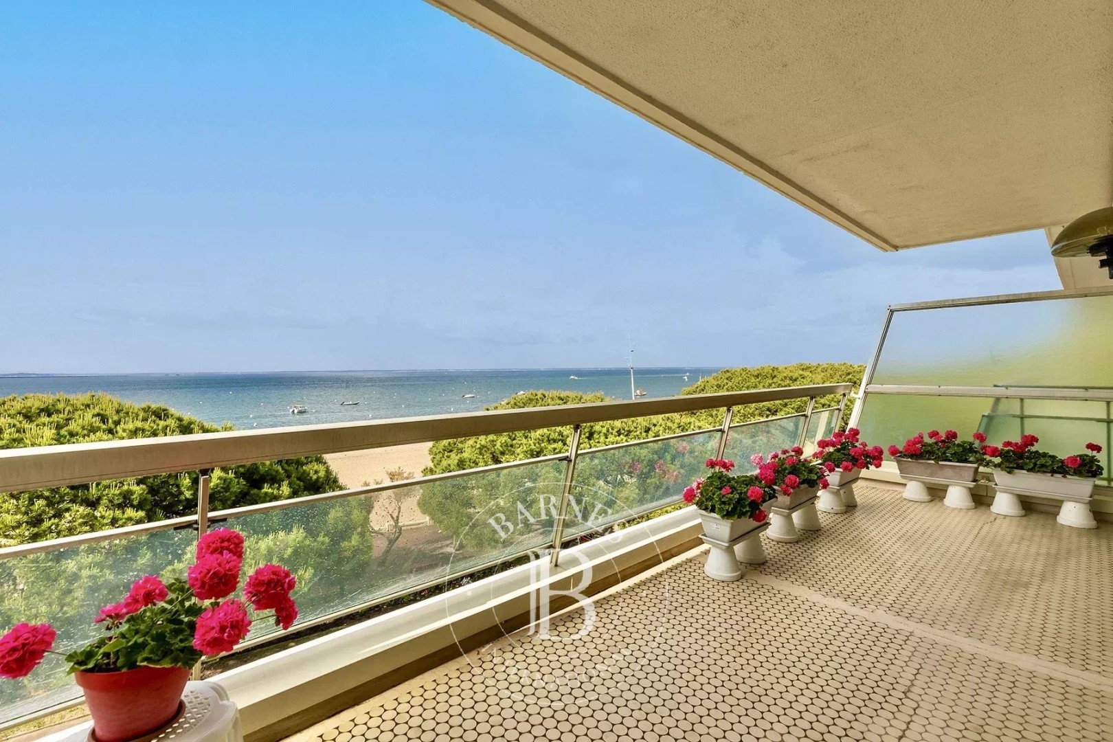 Appartement de luxe à vendre dans le quartier Ville d'Ete