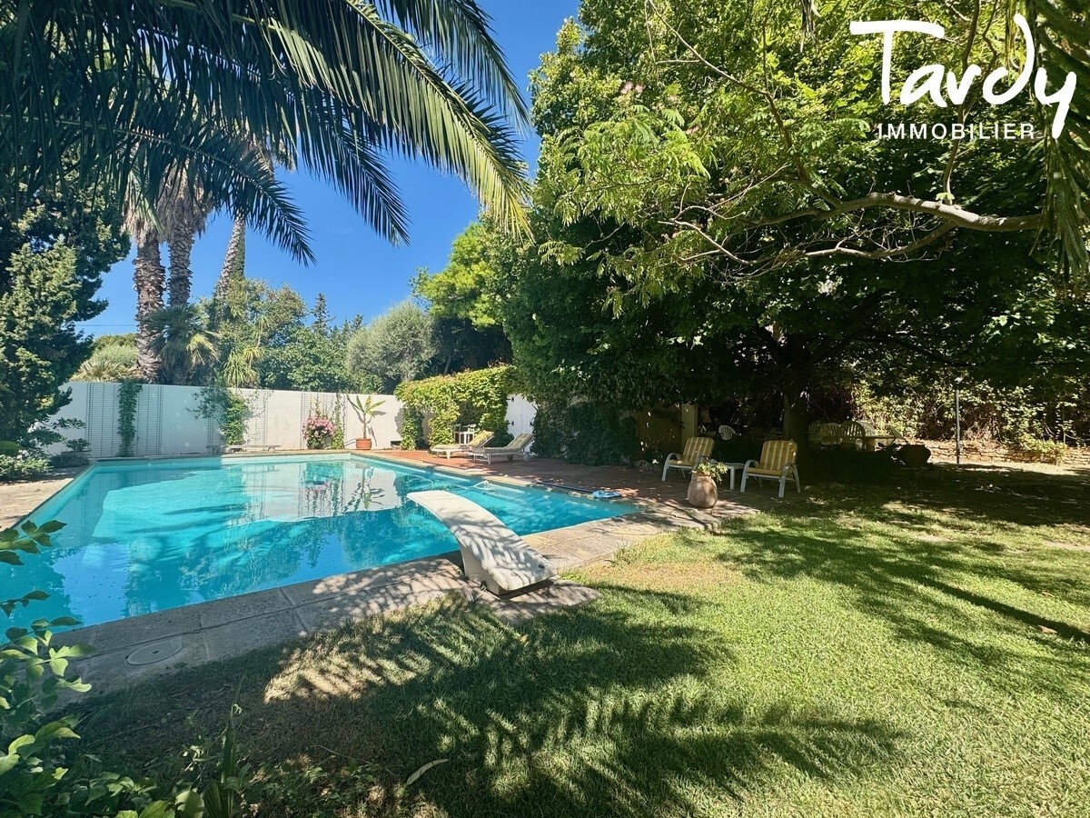 Luxe stadswoning te koop in Clos des Plages-Peymian