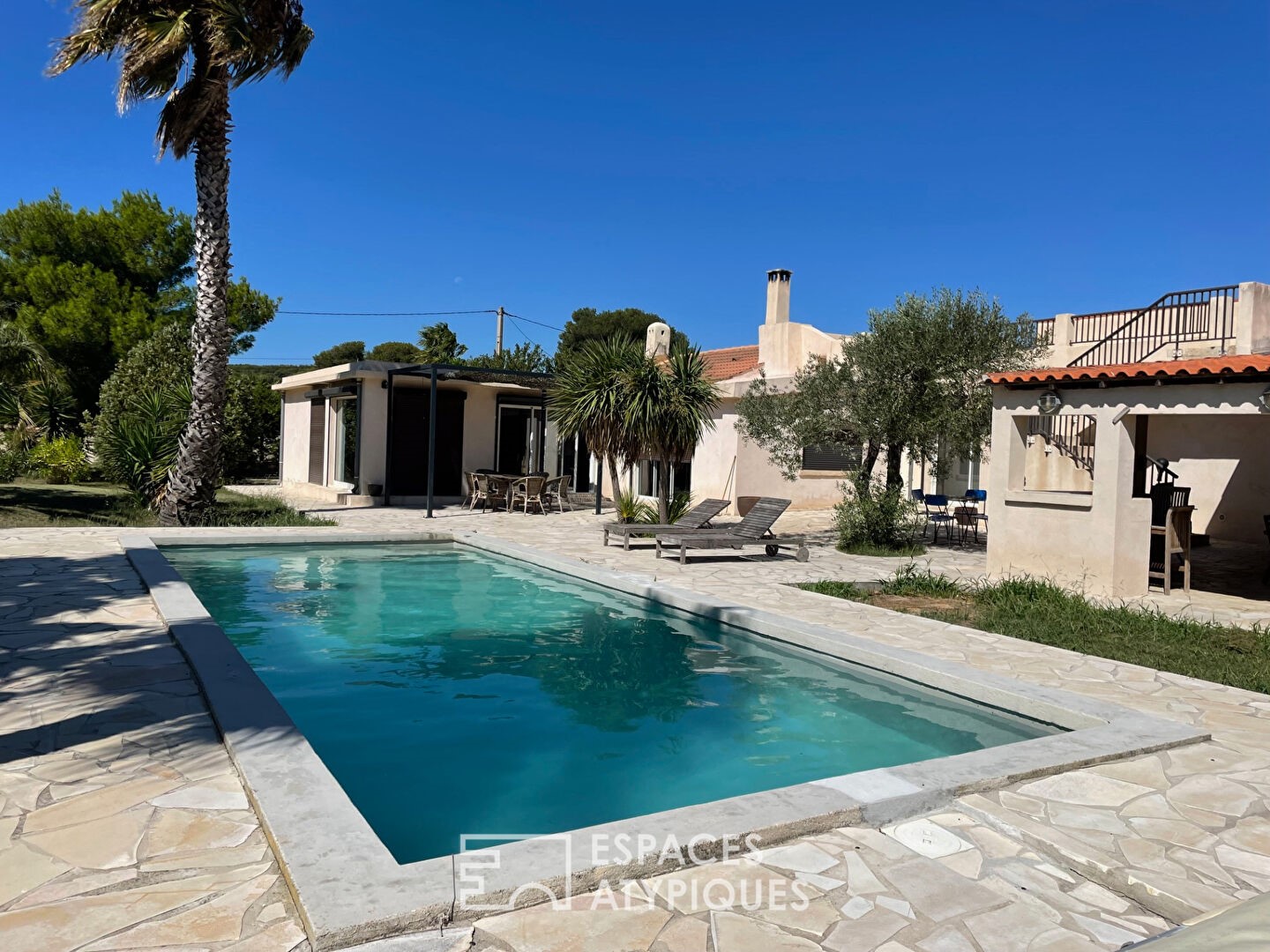 Luxury house for sale in Sausset-les-Pins