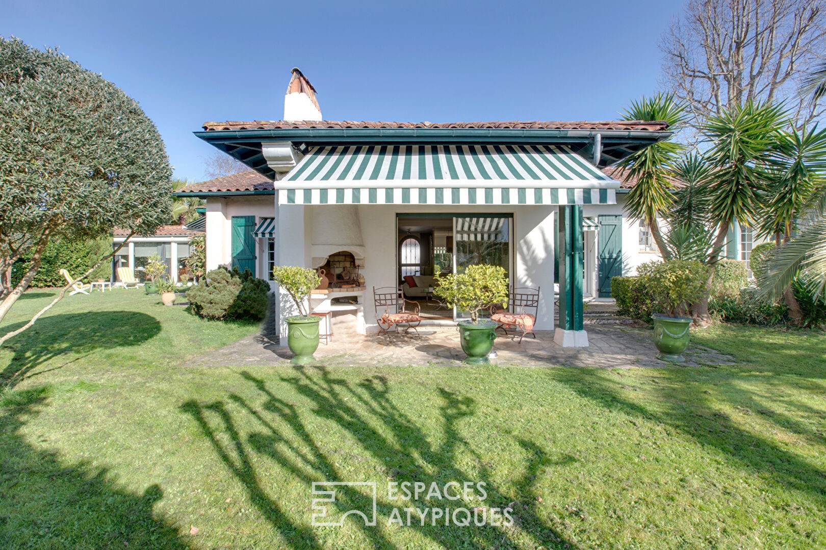 Luxury house for sale in the district Louillot