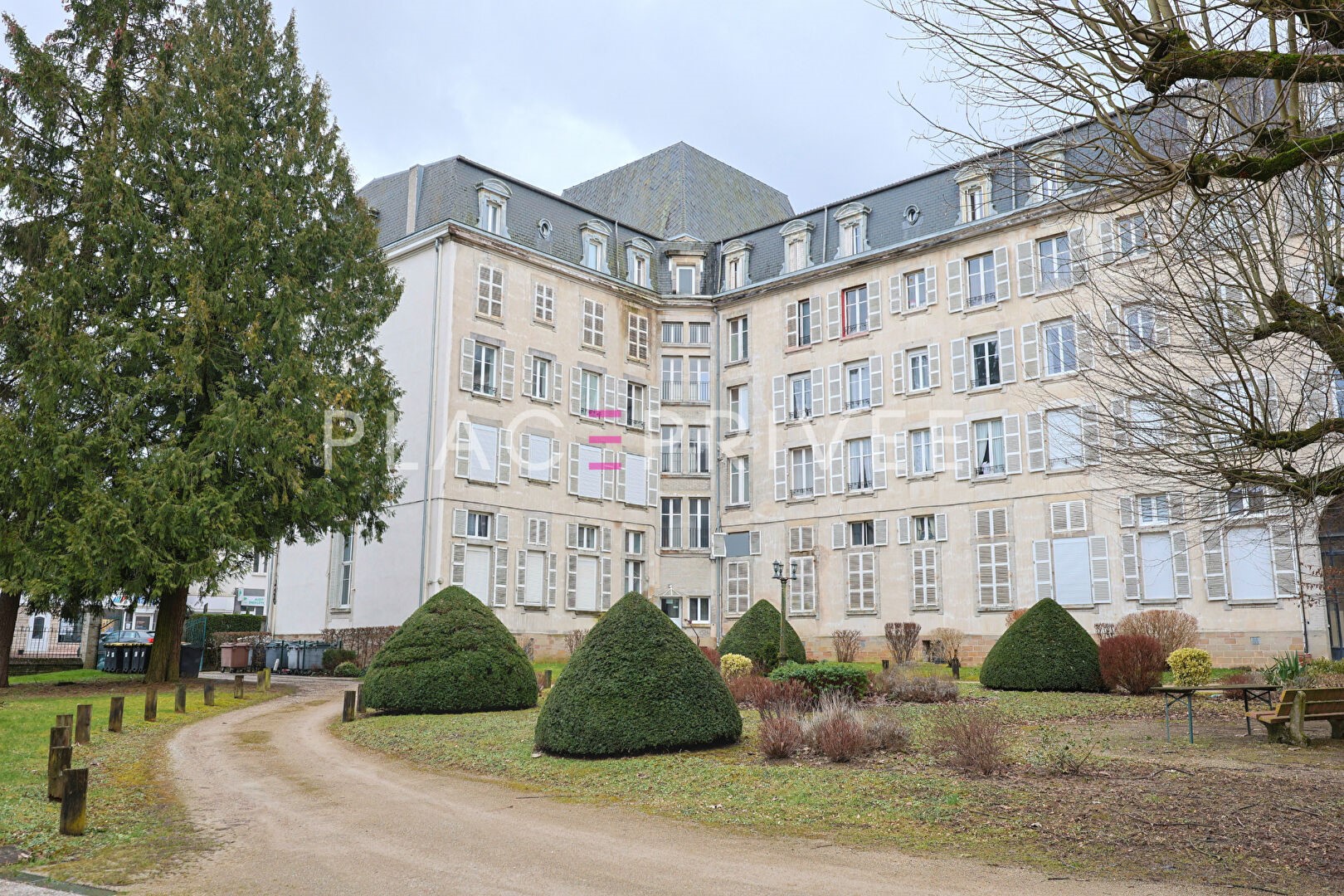 luxury duplex for sale in the district Nord Ouest