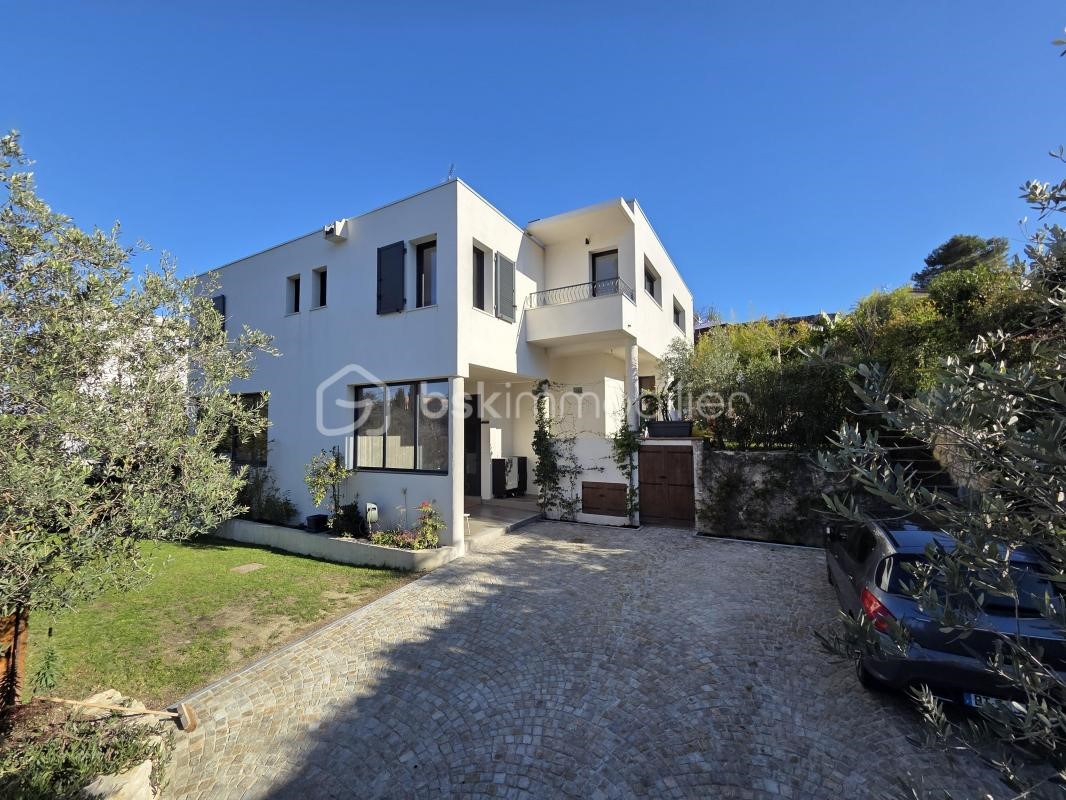 Maison d'architecte à vendre dans le quartier Riquebonne-Ferratone-Pizou