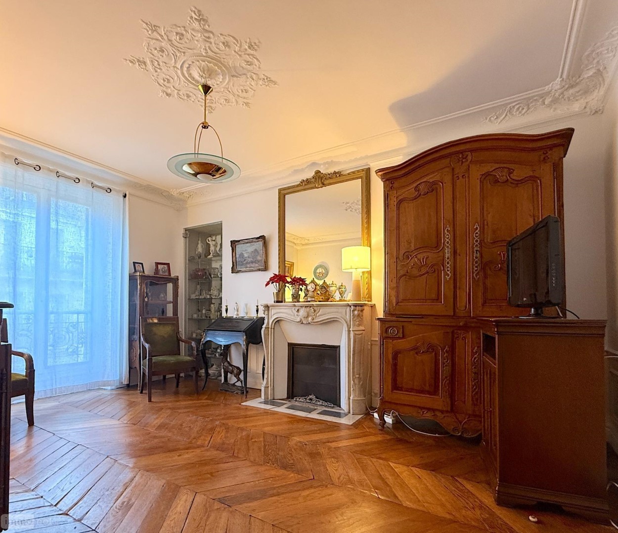 Luxury apartment for sale in the district Trudaine-Maubeuge