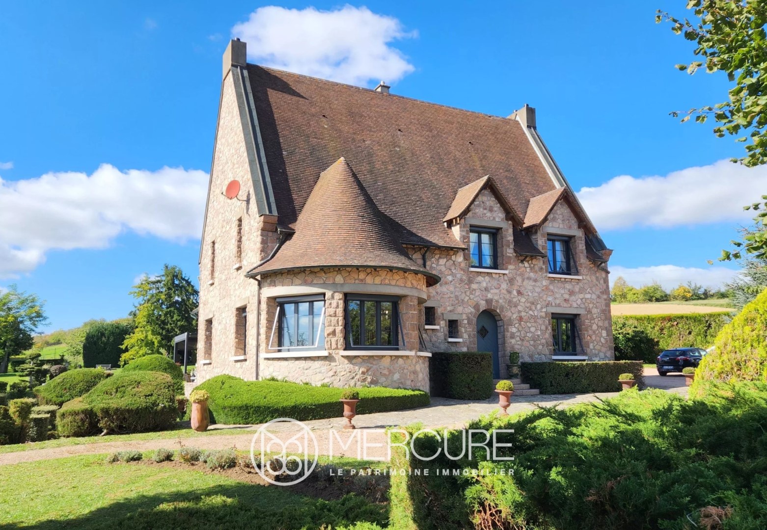 Luxury house for sale in Aigueperse