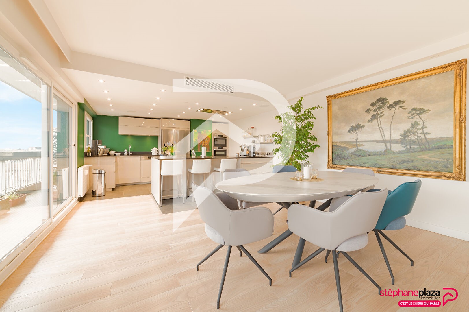 Duplex de luxe à vendre dans le quartier La Vaudoire-Centre Ville