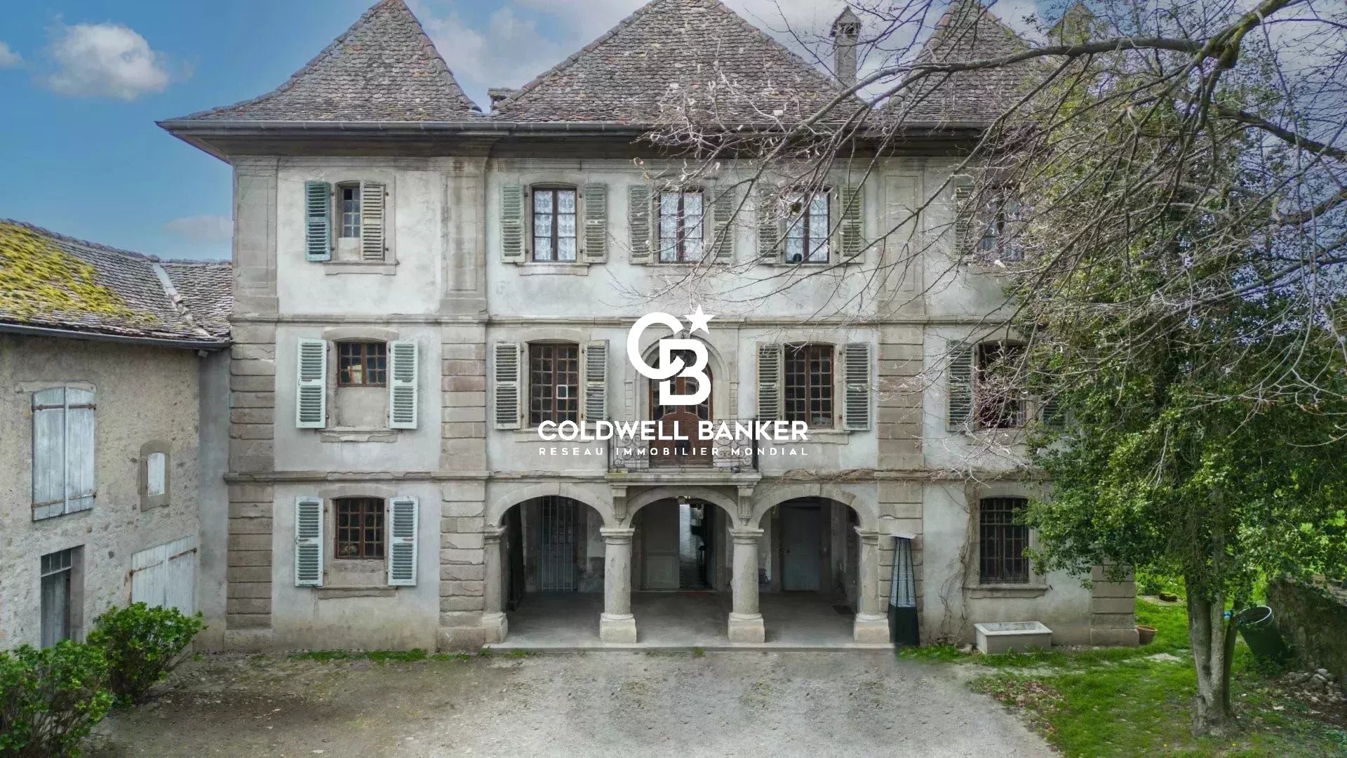 Manor house for sale in Douvaine