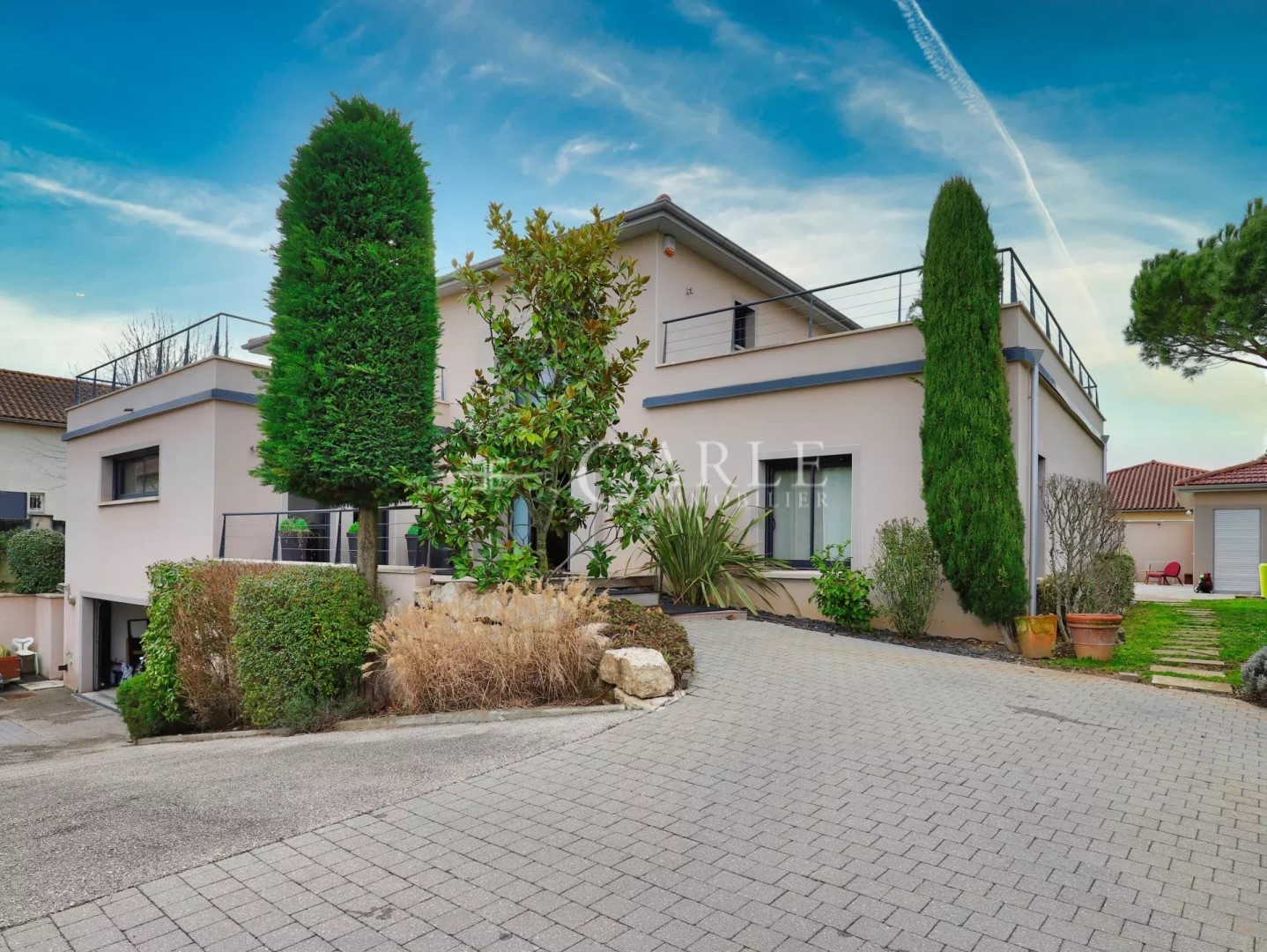 Villa de luxe à vendre dans le quartier Vurey