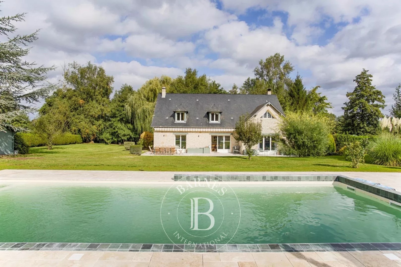 Maison de luxe à vendre à Saint-Étienne-la-Thillaye