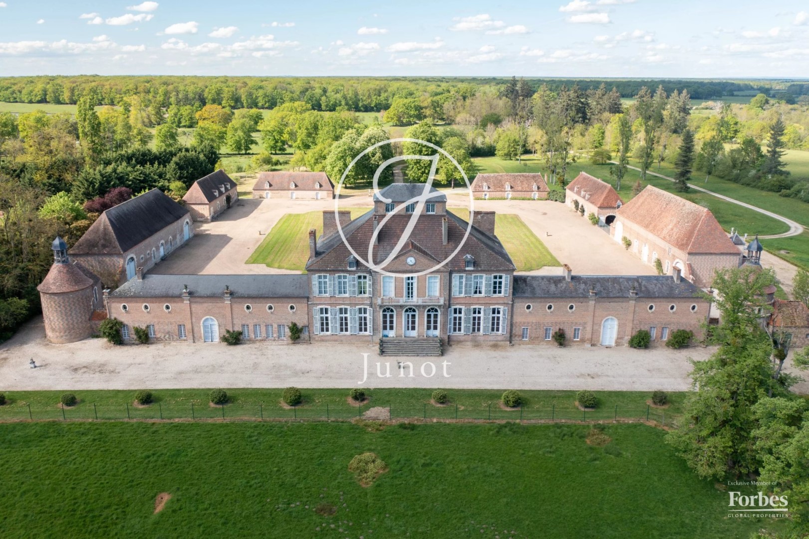 Manor house for sale in the district Lyon Gare