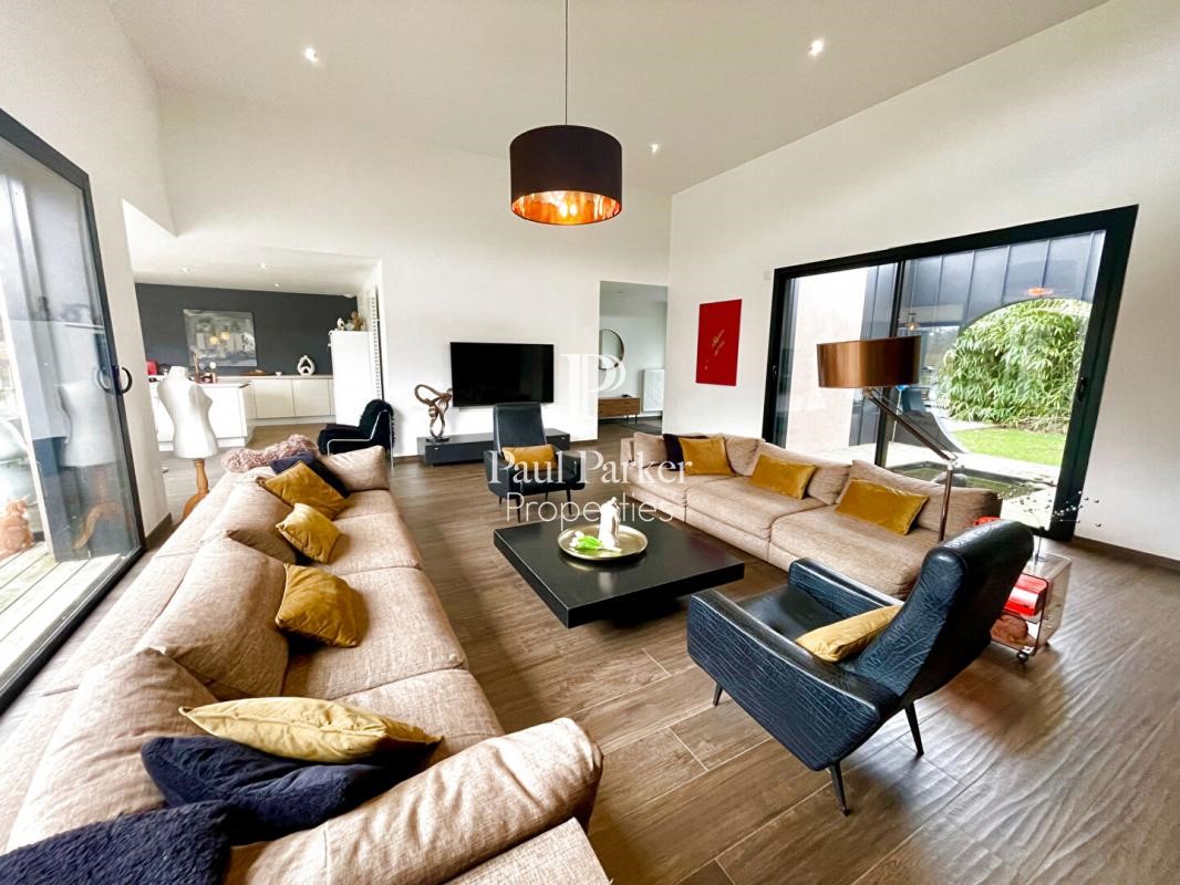 Luxury house for sale in La Chapelle-des-Fougeretz