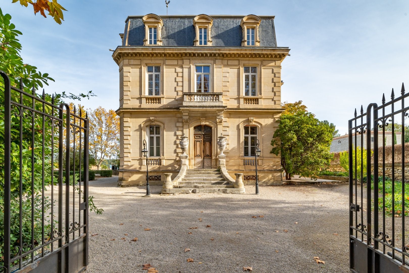 Maison De Maitre A Vendre Dans Le Gard Annonce : vente maison de maître Arènes - 1 chambres - 10 pièces | Lux  Residence