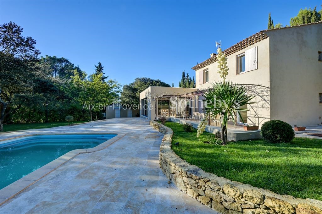 Luxury house for sale in Aix-en-Provence
