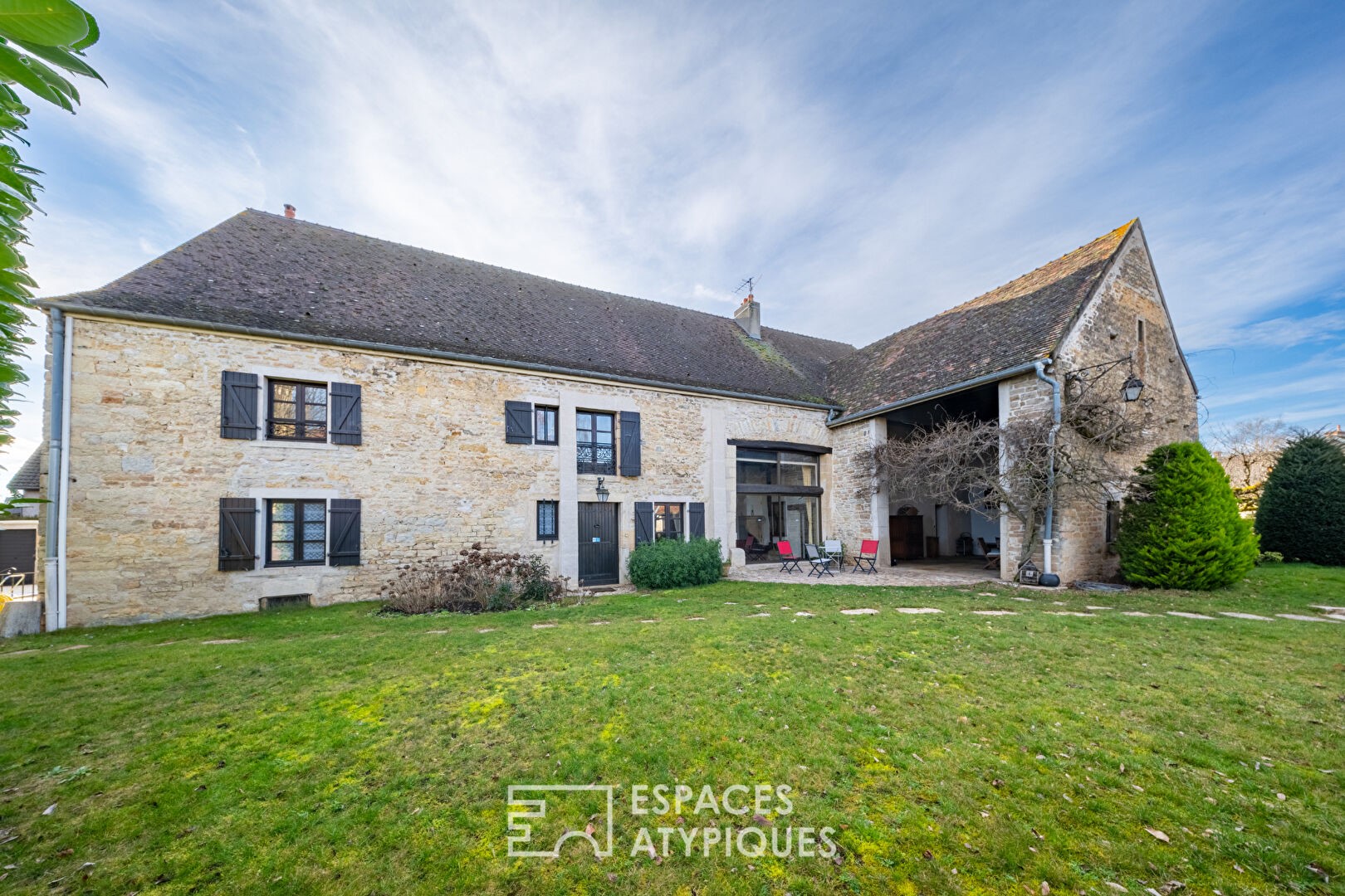 Luxury house for sale in Dijon