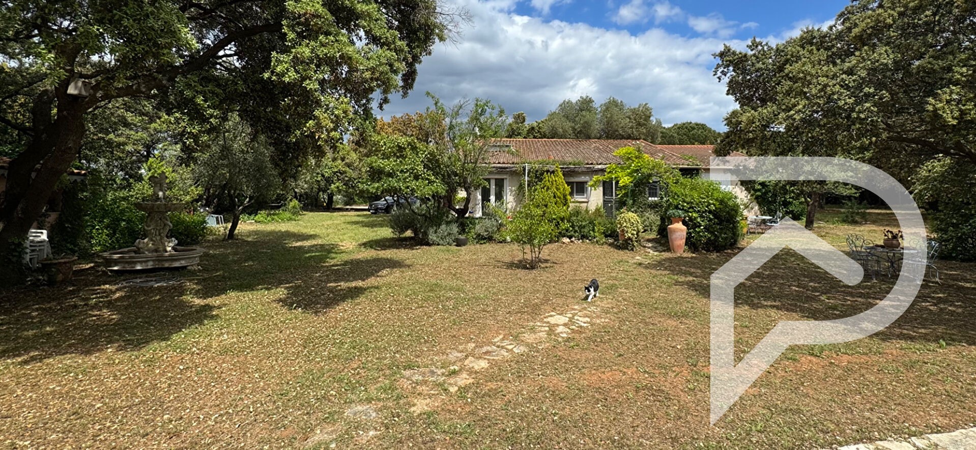 Luxury house for sale in Balaruc-le-Vieux