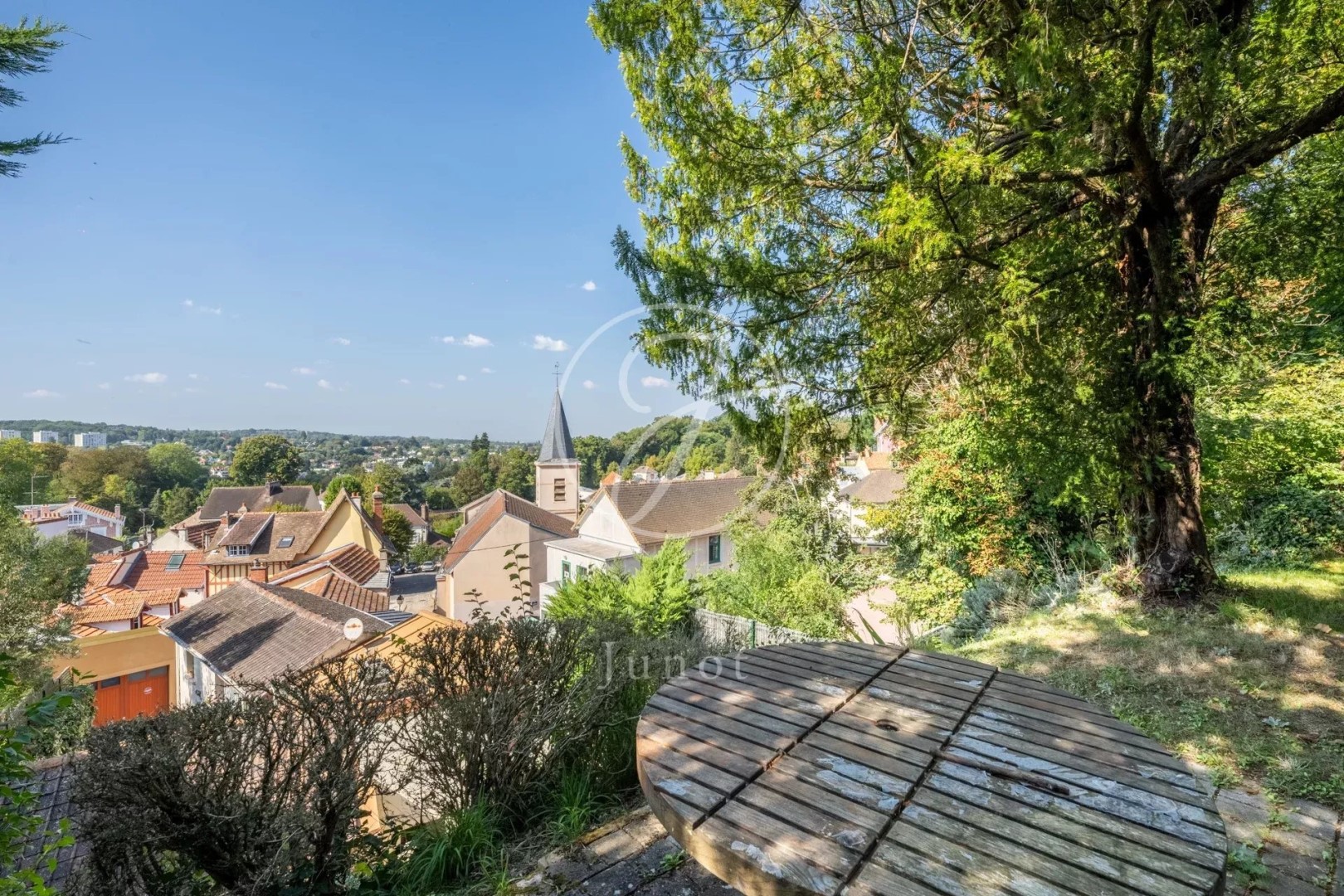 Maison de luxe à vendre dans le quartier Bourg-La Feuillaume Nord