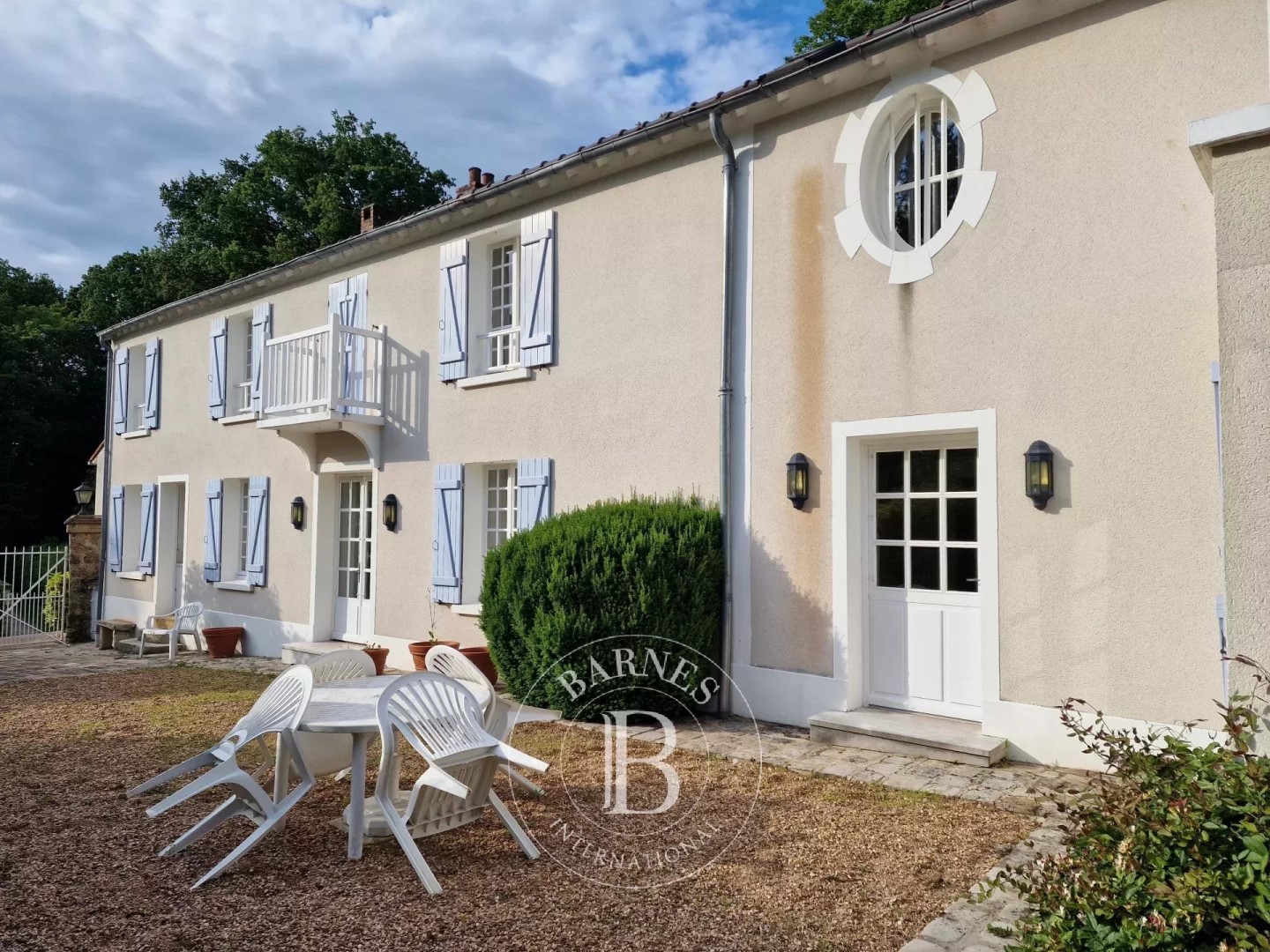 Luxury house for sale in Milon-la-Chapelle