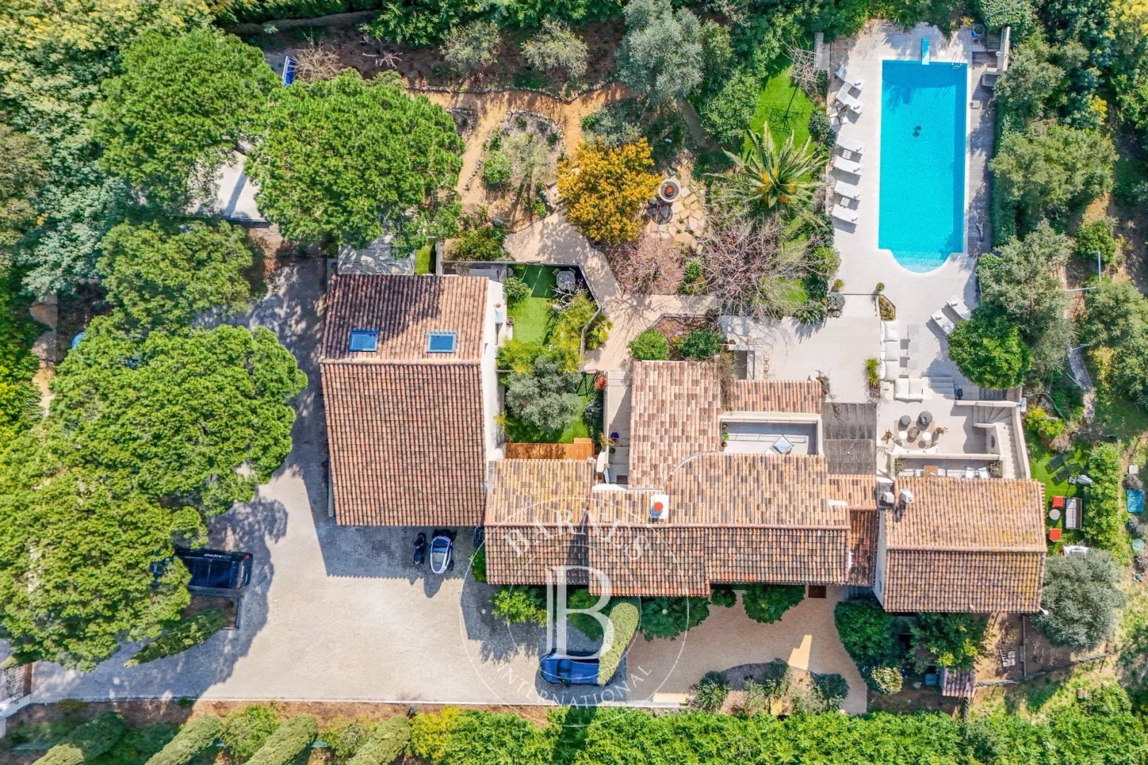 Luxury villa for sale in the district Basse Suane-Les Virgiles