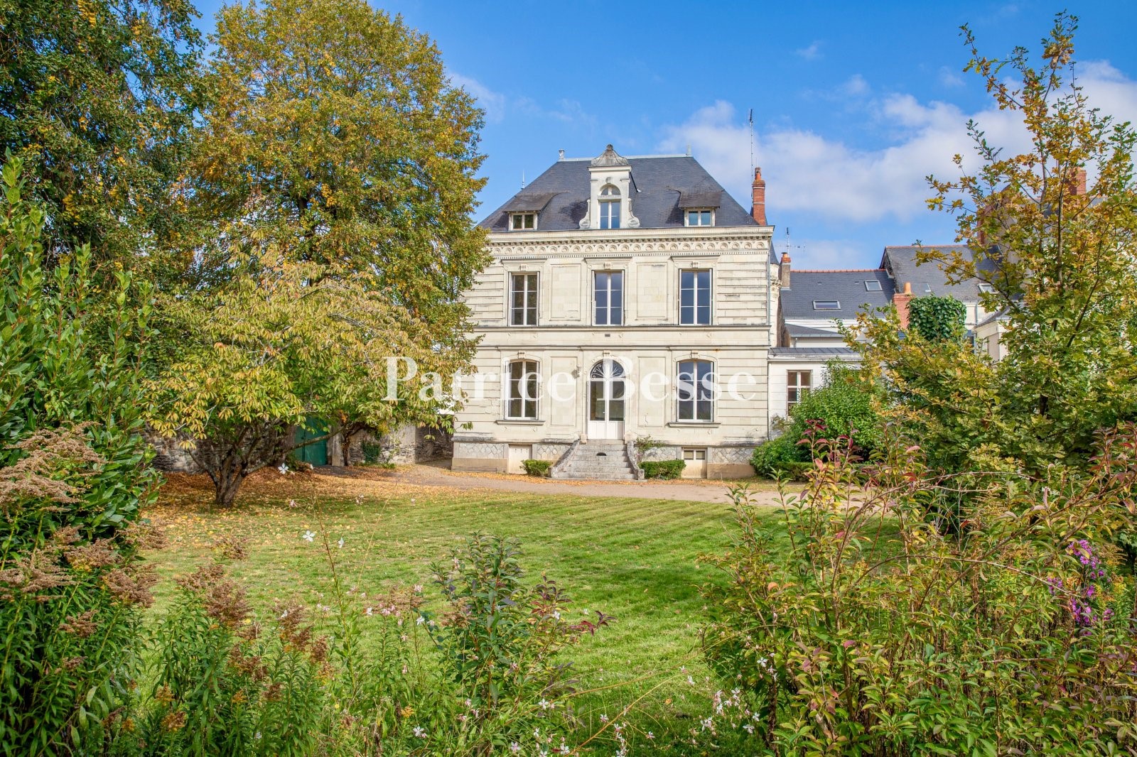 Herenhuis te koop in Angers