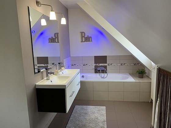 Maison a louer asnieres-sur-seine - 8 pièce(s) - 140 m2 - Surfyn