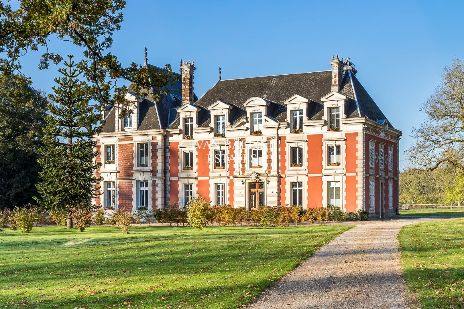 Château à vendre à Le Mesnil-Guillaume
