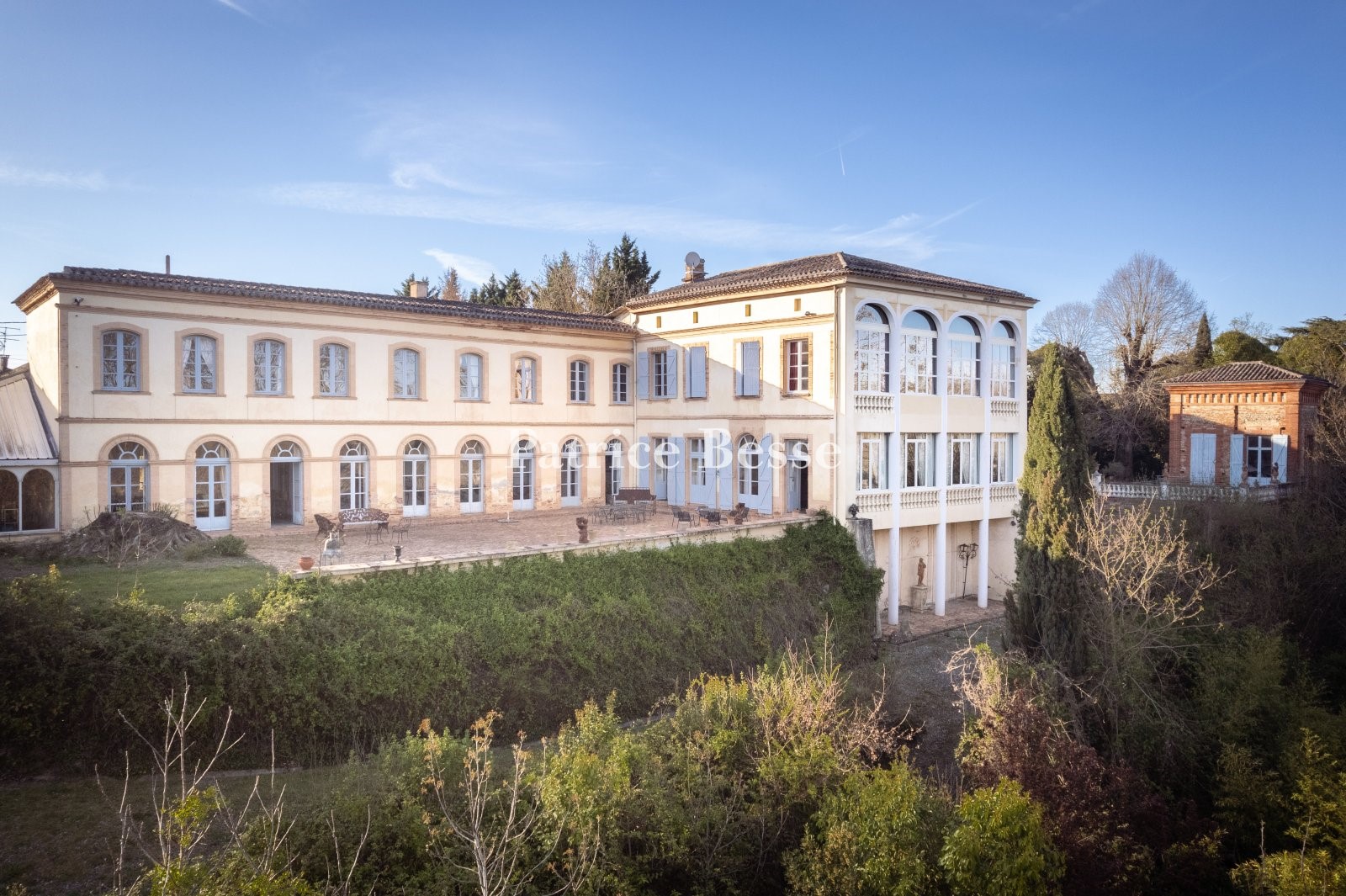Castle for sale in Montauban