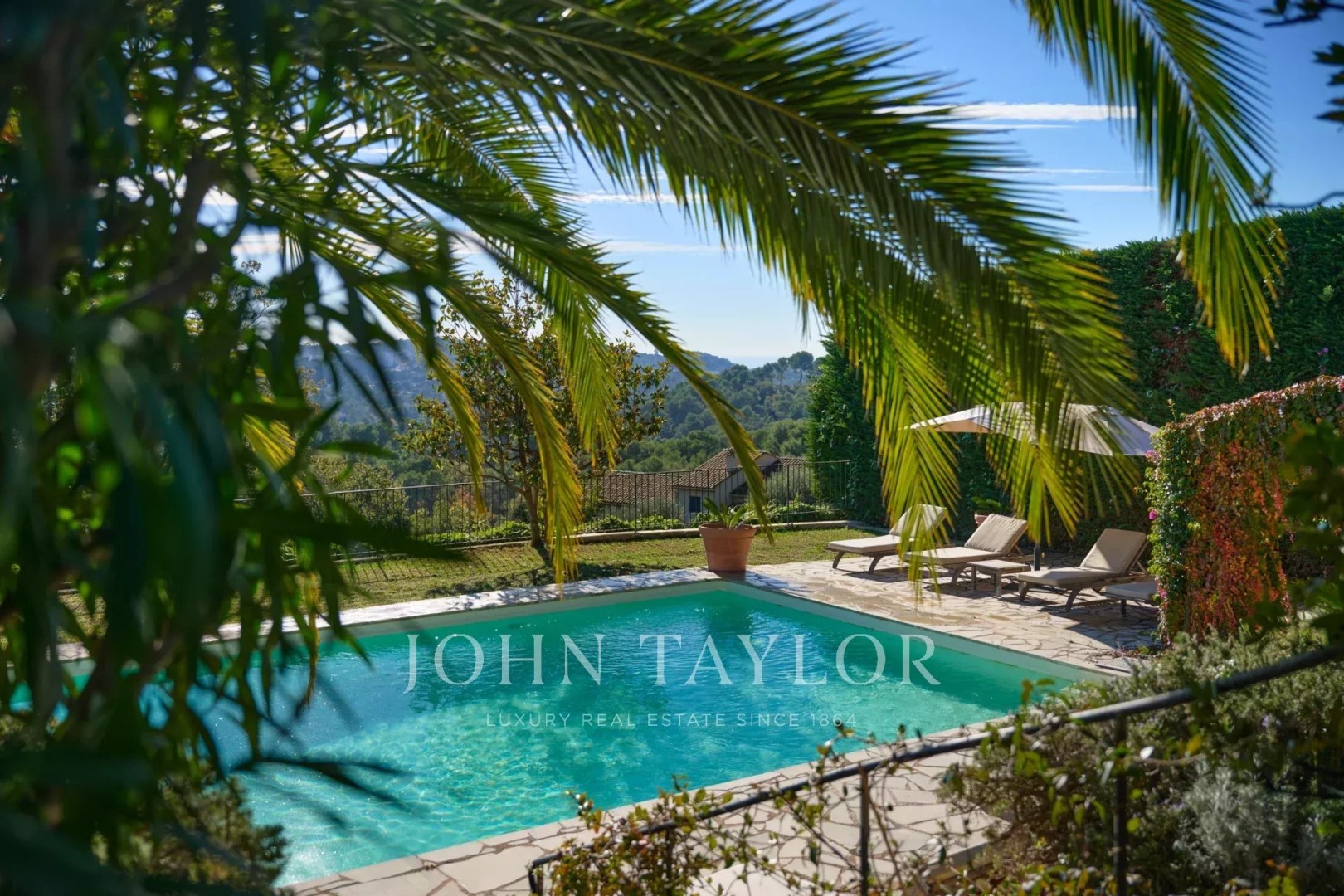 Luxury house for sale in the district Saint Martin-Le Miracle