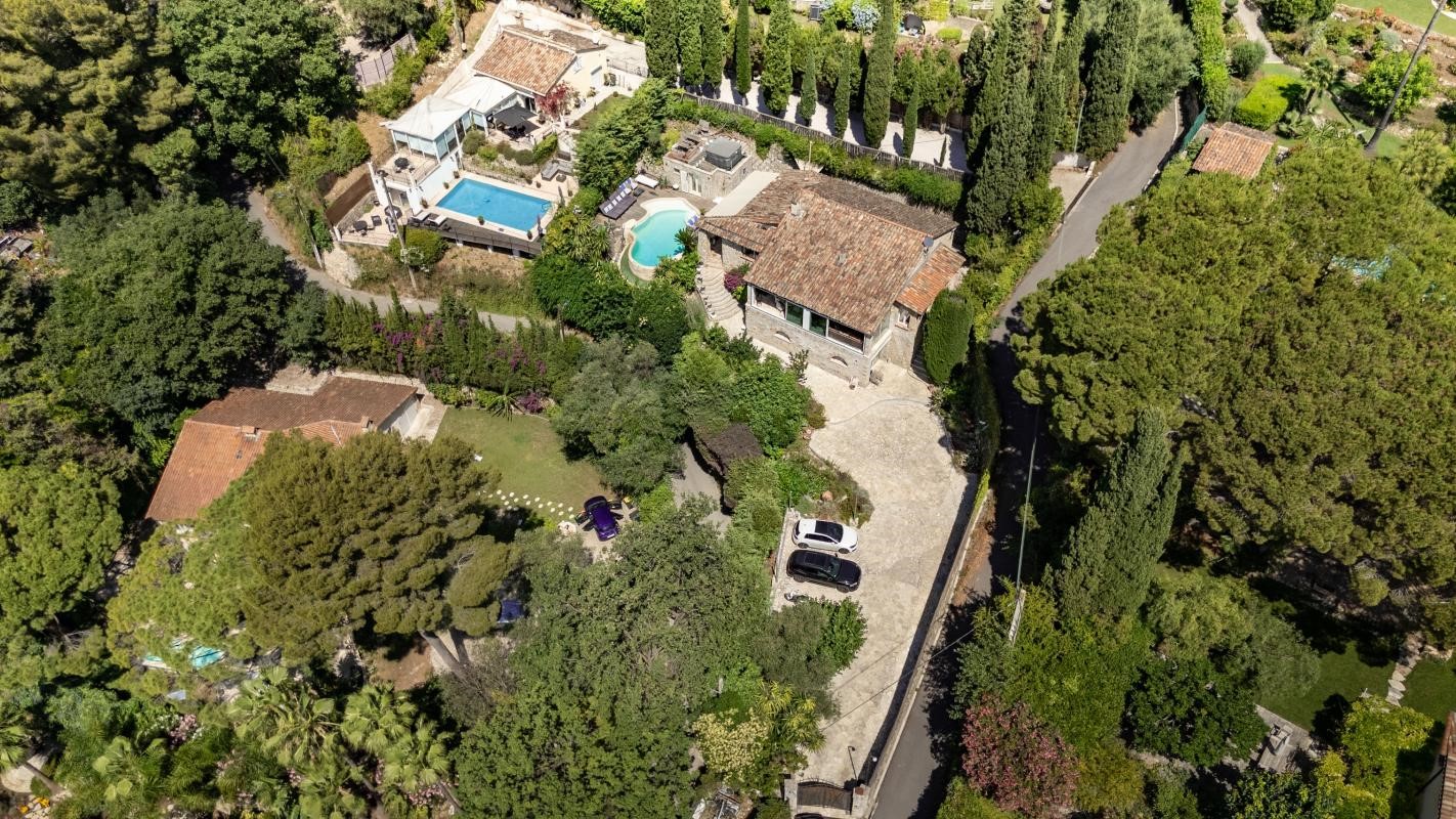 Maison provençale à vendre dans le quartier Village-Le Val-Cabrieres