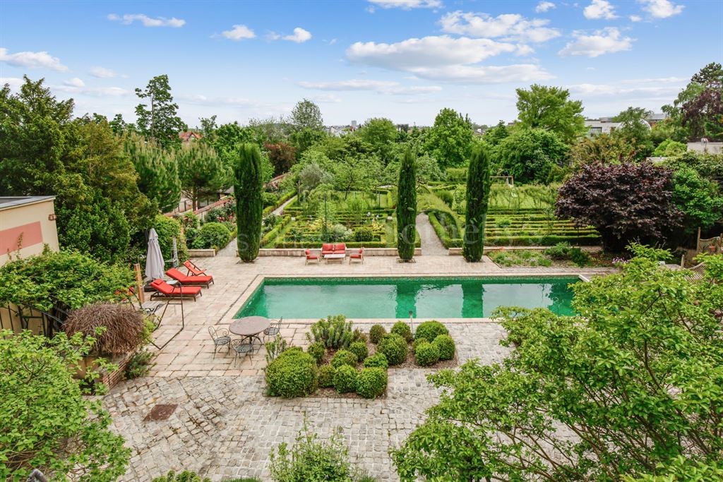 Maison de luxe à vendre dans le quartier Bord de Seine-Closeaux