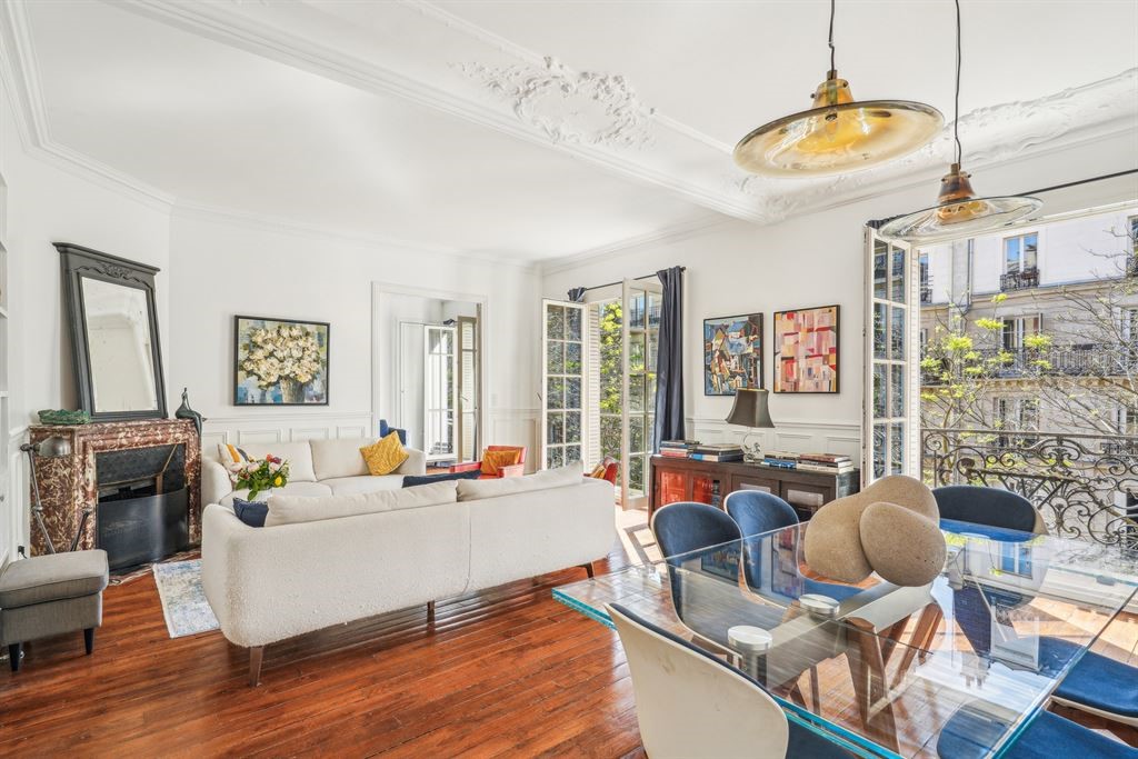 Duplex de luxe à vendre dans le quartier Clignancourt-Jules Joffrin