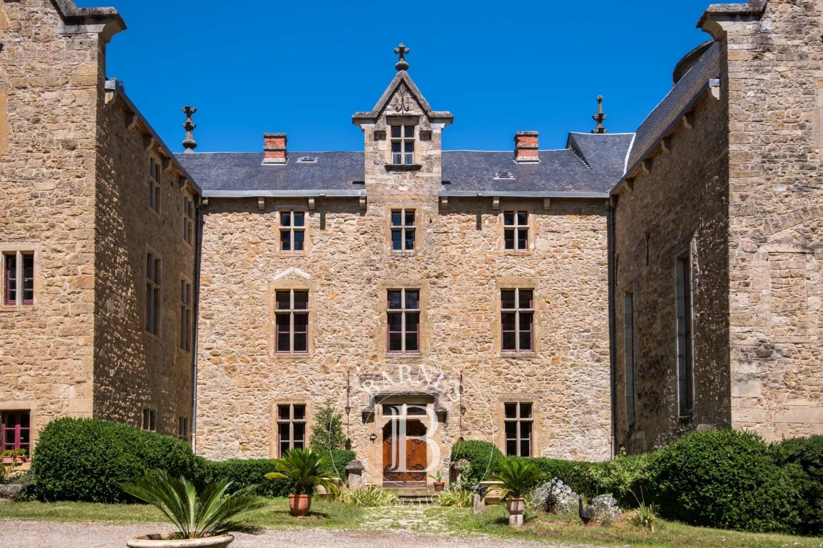 Castle for sale in Millau