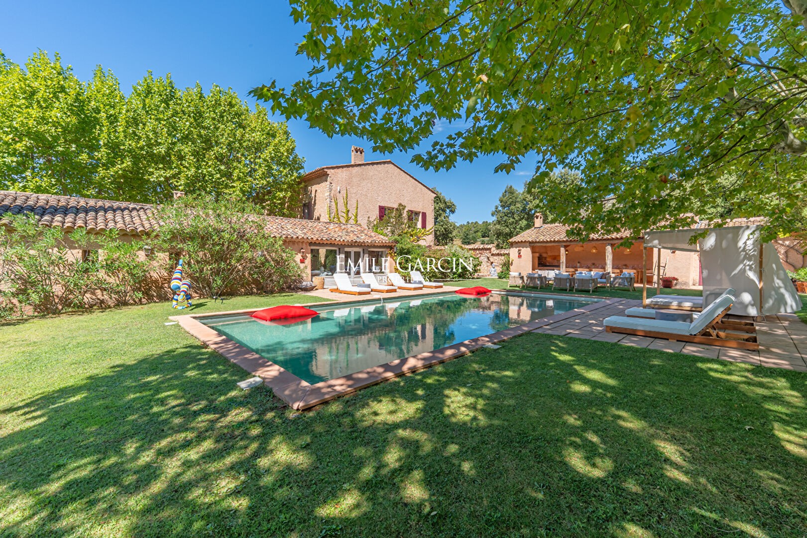 Farm for rent in Rians