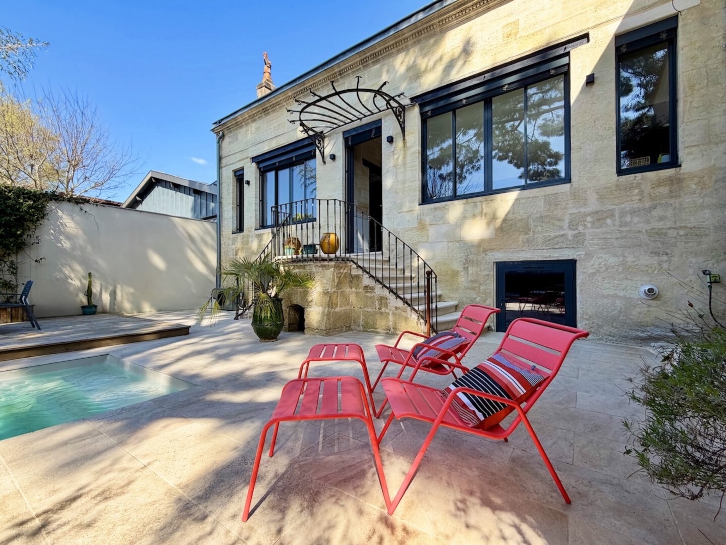 stone house for sale in the district Sembat