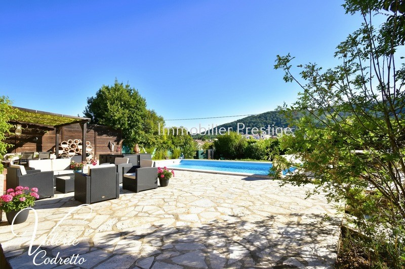 Luxury villa for sale in La Moutonne
