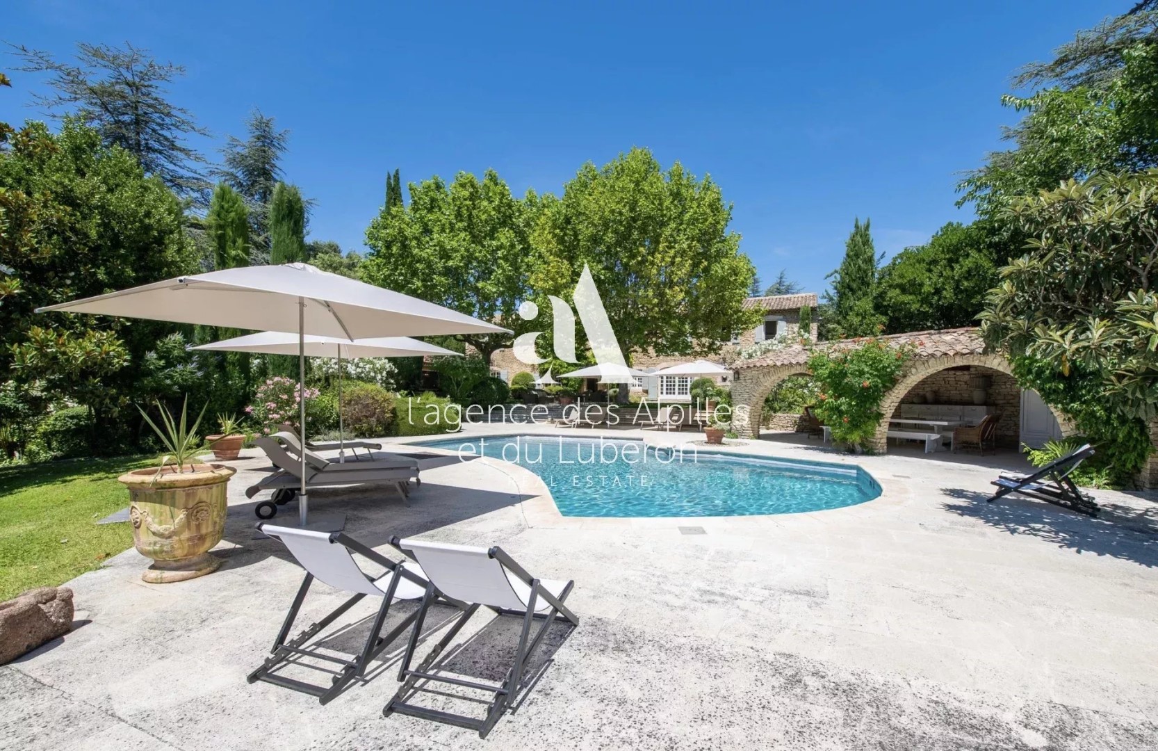 Maison de luxe en location saisonnière à Gordes