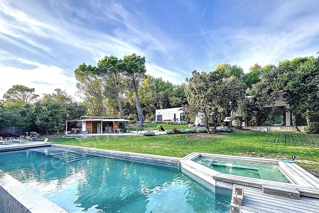 Maison de luxe à vendre à Uzès
