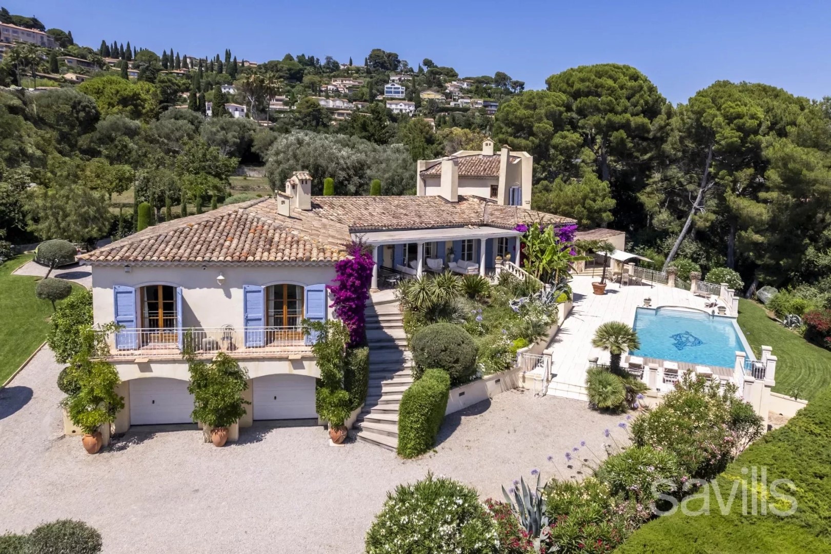 Luxury villa for sale in the district Village-Le Val-Cabrieres