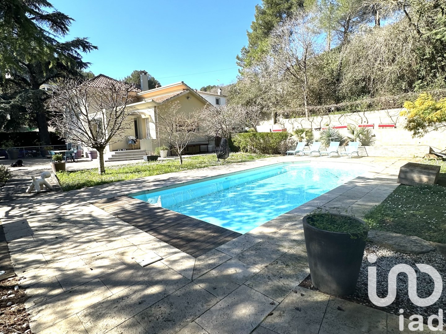 Maison traditionnelle à vendre dans le quartier Les Accates