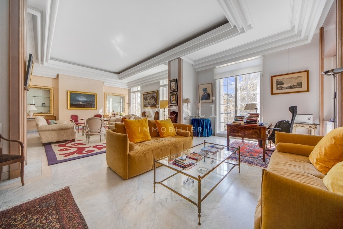 Appartement de luxe à vendre dans le quartier Triangle d'Or
