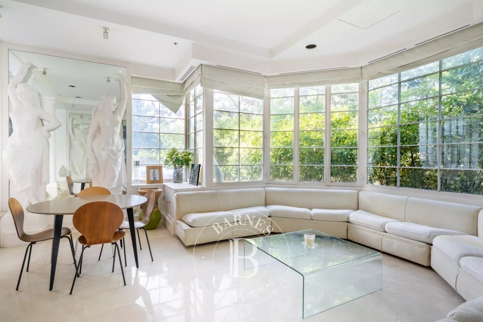 Luxury house for sale in the district Le Plateau