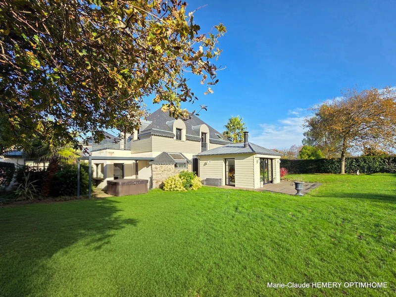 Hedendaagse woning te koop in Centre Ville