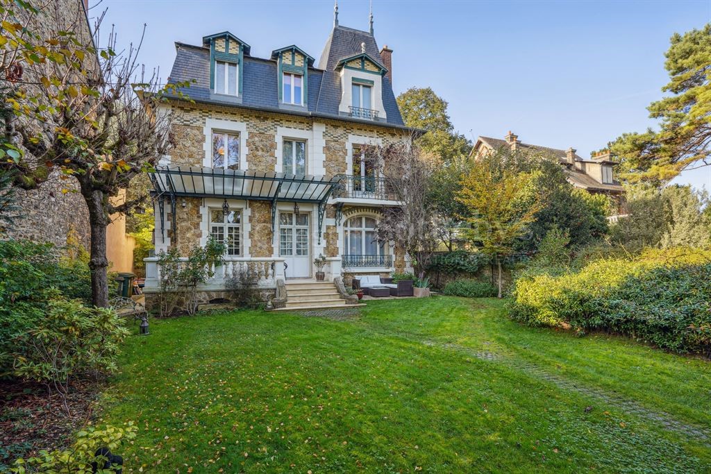 Maison de luxe à vendre dans le quartier La Gare