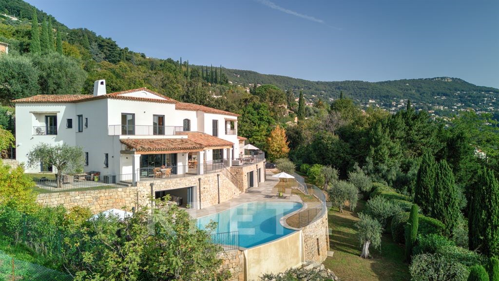 Luxury villa for sale in the district Roquevignon-La Marbriere
